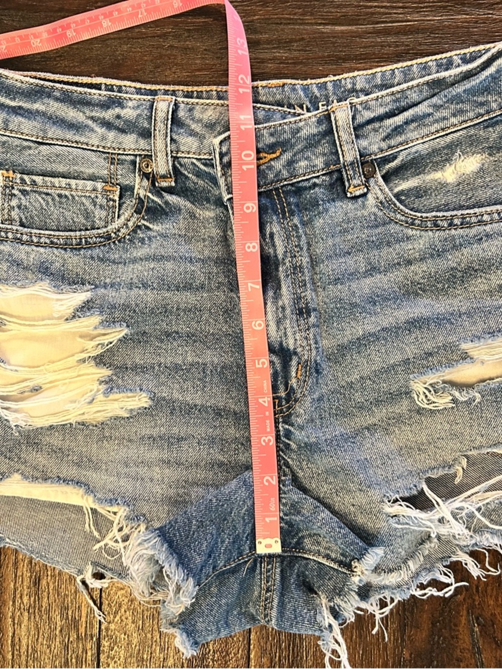 American Eagle Outfitters Strigid Mom Light Blue Distressed Denim Jean Shorts - Picture 9 of 10
